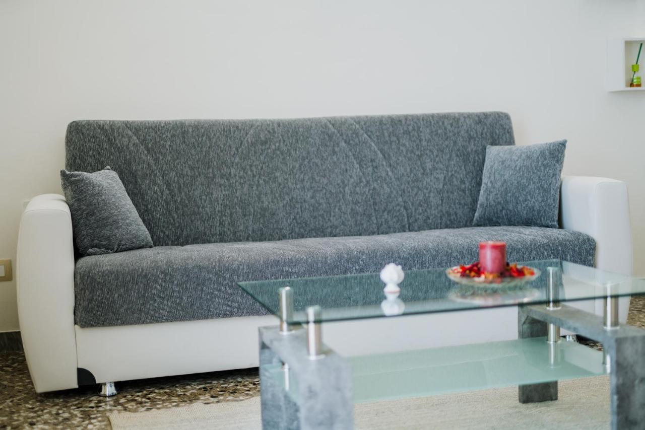 Palestro49 Holiday House مونوبولي المظهر الخارجي الصورة